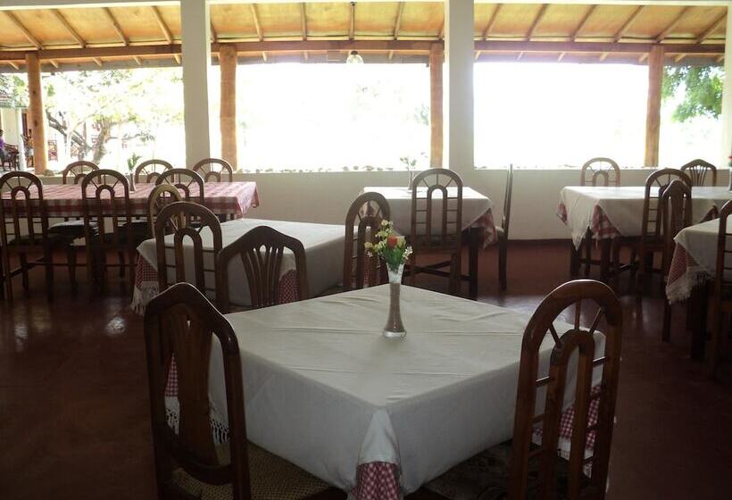 Hotelli New White Sand Beach