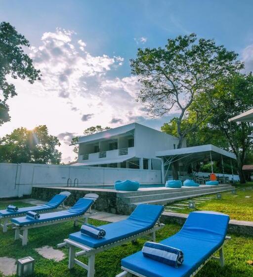 Mawella Beach Resort