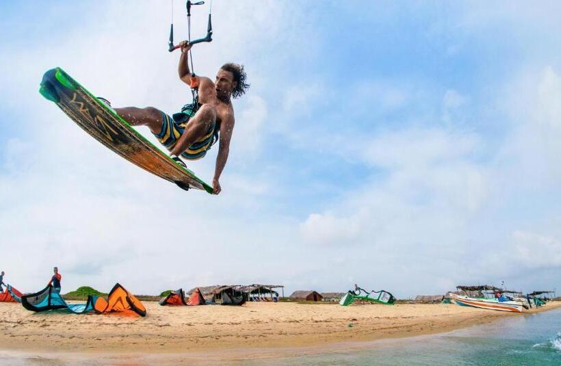 Курорт Kitesurfing Lanka
