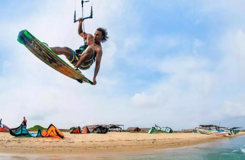 リゾートホテル Kitesurfing Lanka