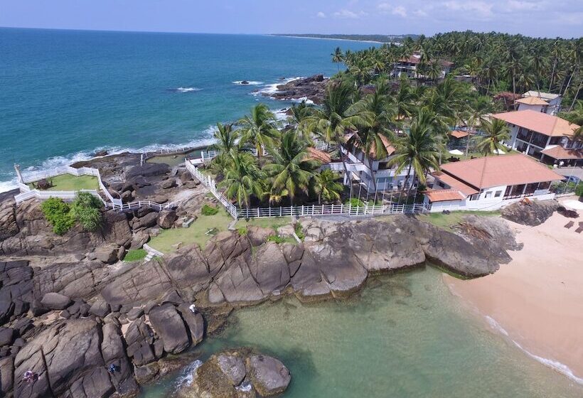 Scarlet White Resort