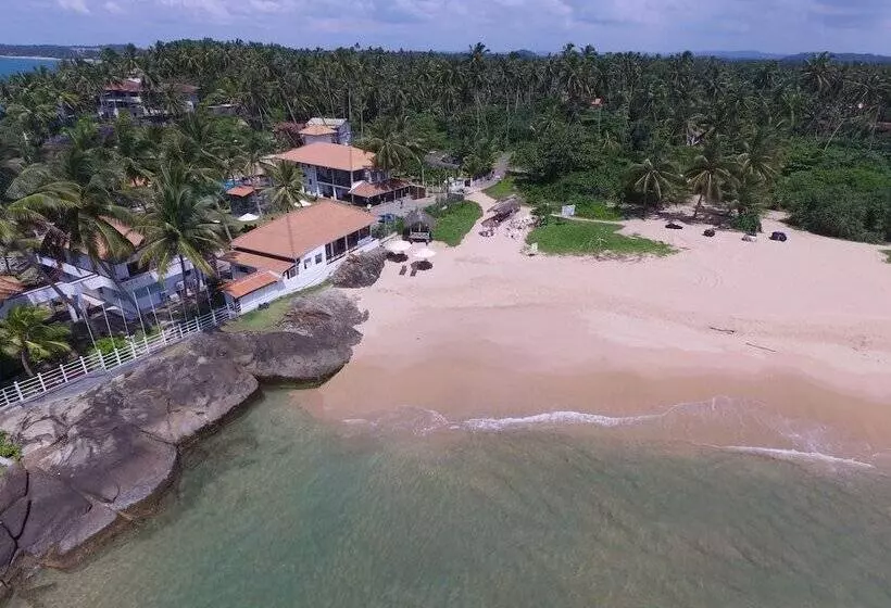 Scarlet White Resort