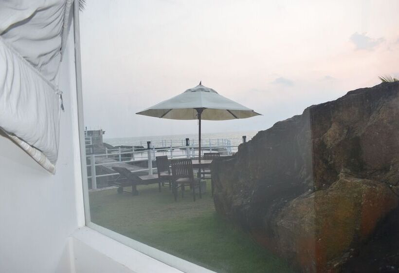 Scarlet White Resort