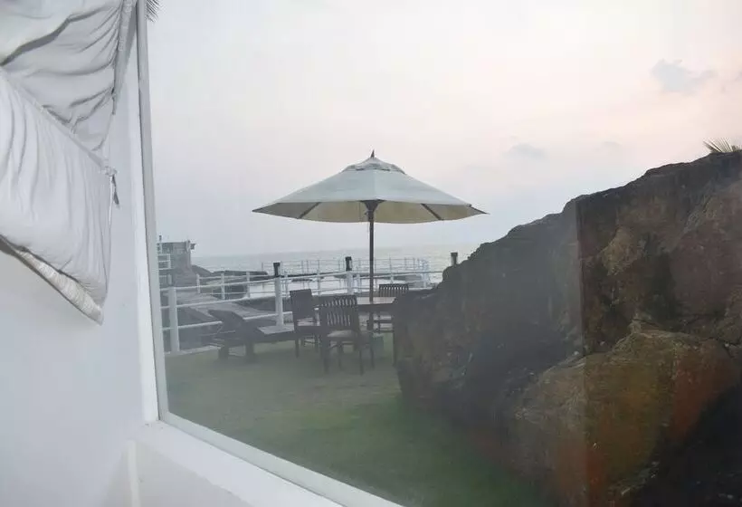 Scarlet White Resort