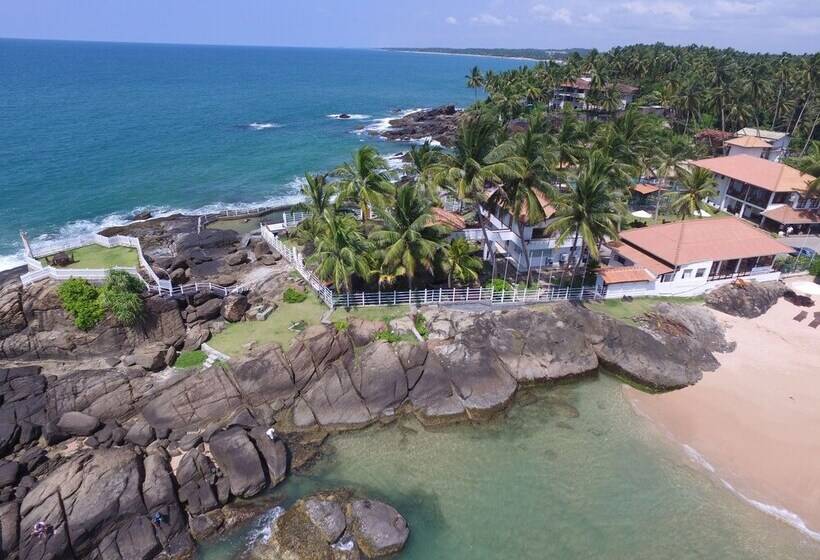 Scarlet White Resort