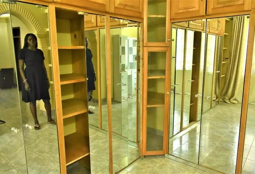 پانسیون Ezeife Guesthouse