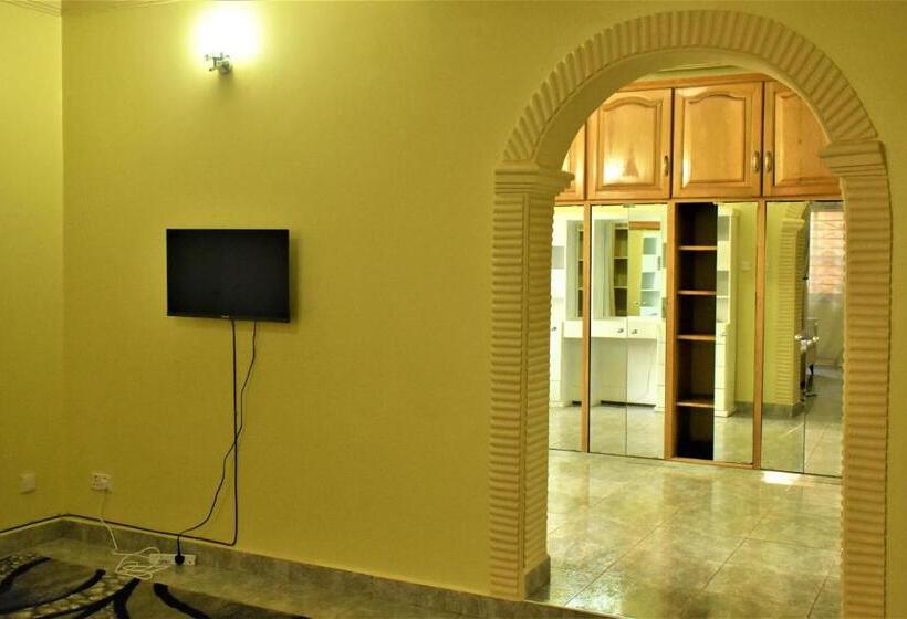 پانسیون Ezeife Guesthouse