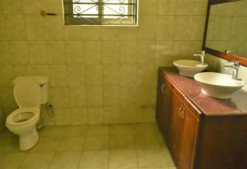 پانسیون Ezeife Guesthouse