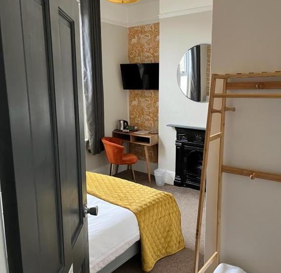 פנסיון Most Easterly