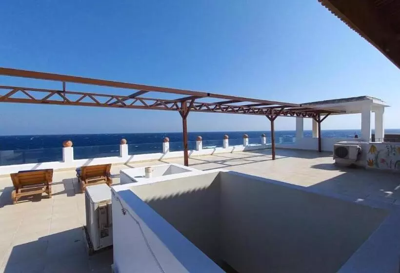هاستل Club Red Dahab Motel