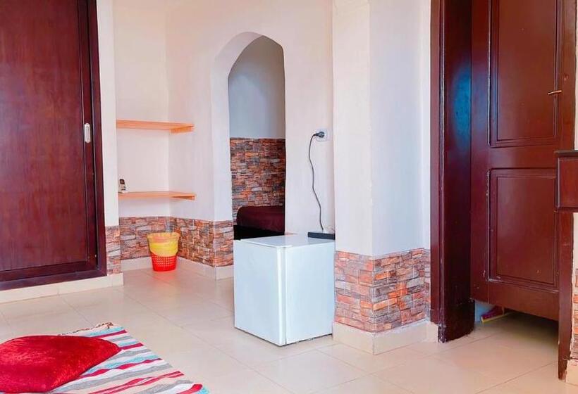 هاستل Club Red Dahab Motel