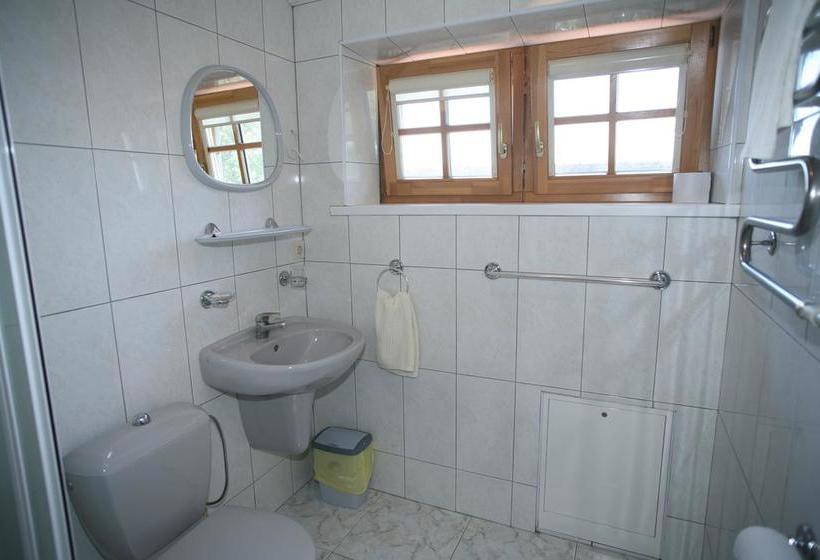 تختخواب و صبحانه Naglis