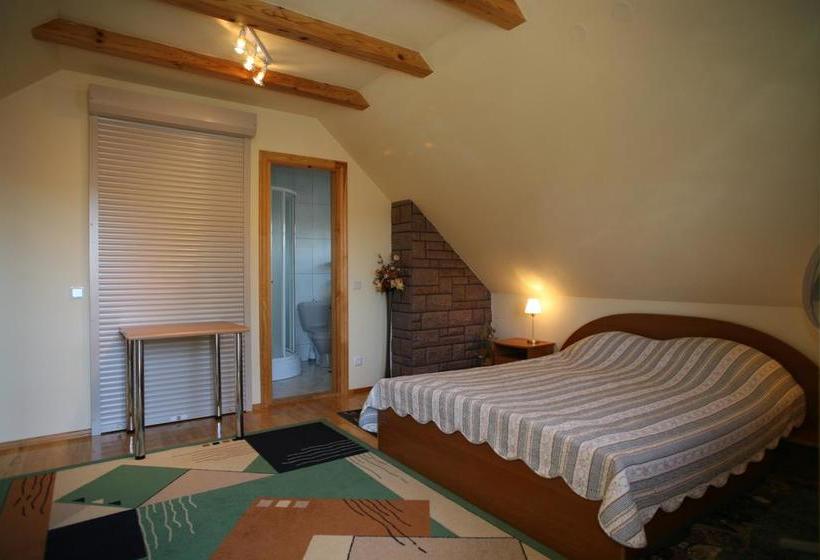 تختخواب و صبحانه Naglis