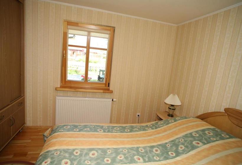 تختخواب و صبحانه Naglis