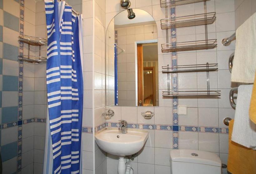 تختخواب و صبحانه Naglis