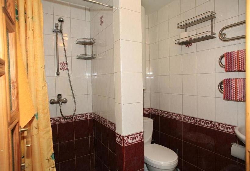 تختخواب و صبحانه Naglis