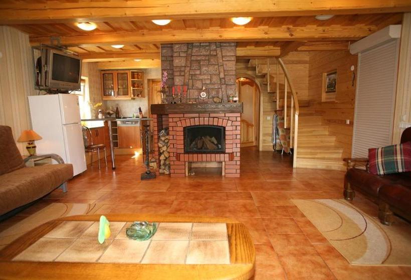 تختخواب و صبحانه Naglis