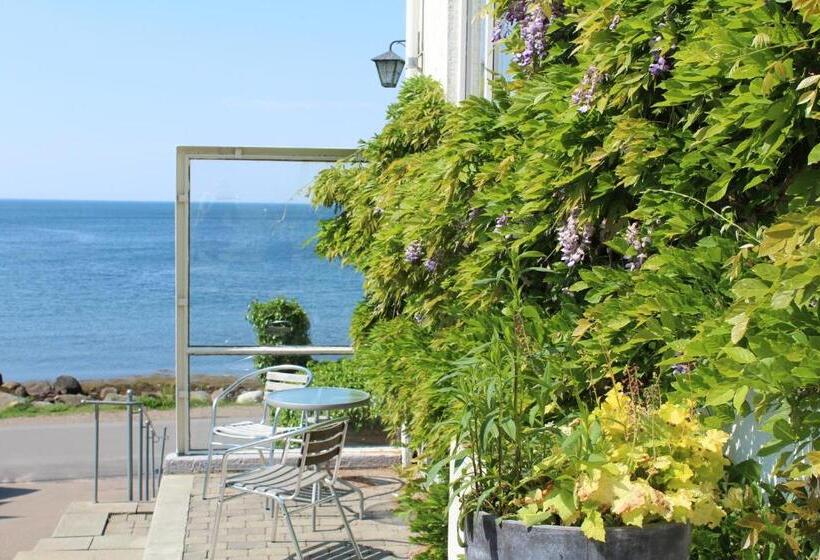 Bed and Breakfast Pensionat Strandgården