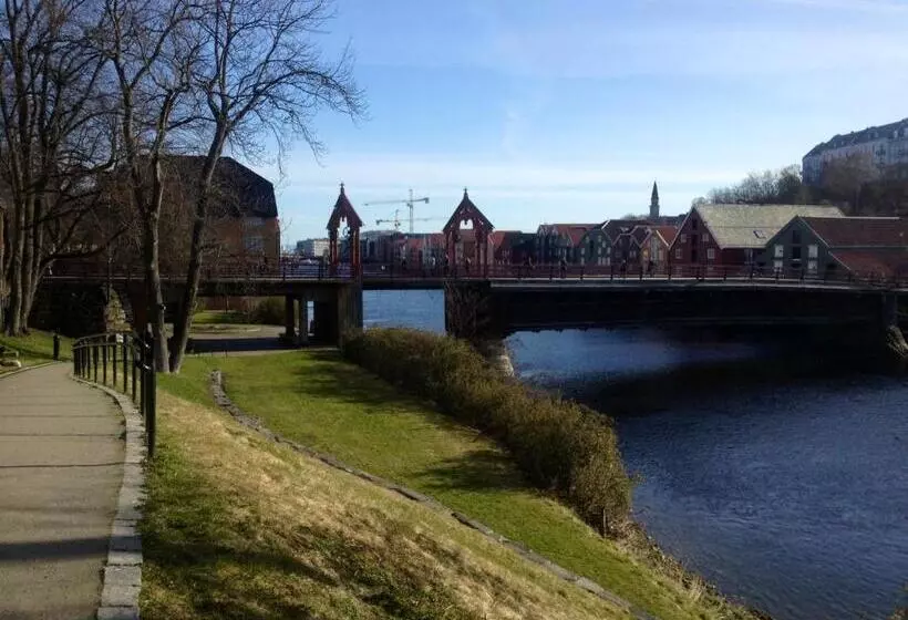 تختخواب و صبحانه Nidaros Pilegrimsgård Hotell