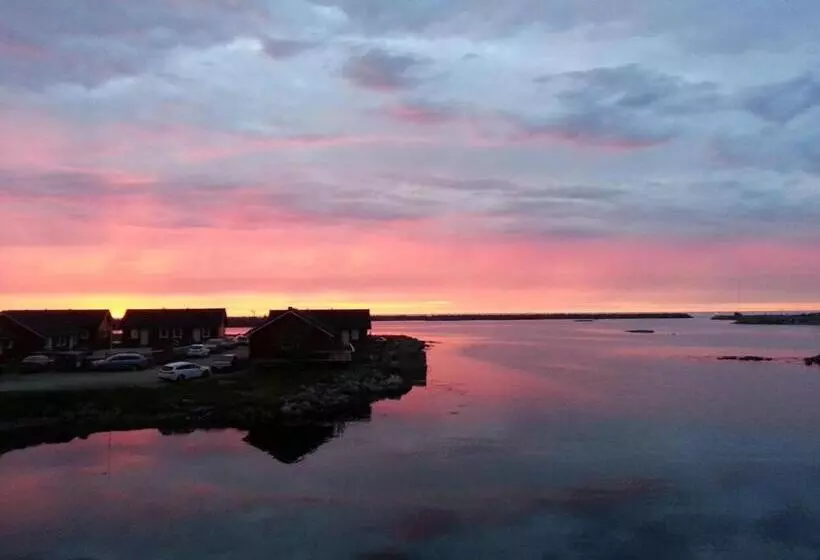 هتل Grønnbuene Rorbu