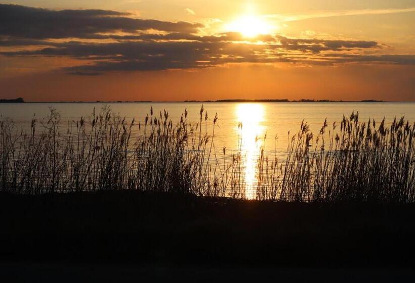 בית מלון כפרי Höllviksnäs Möten Mat Logi