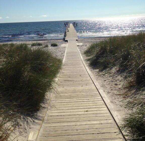 בית מלון כפרי Höllviksnäs Möten Mat Logi