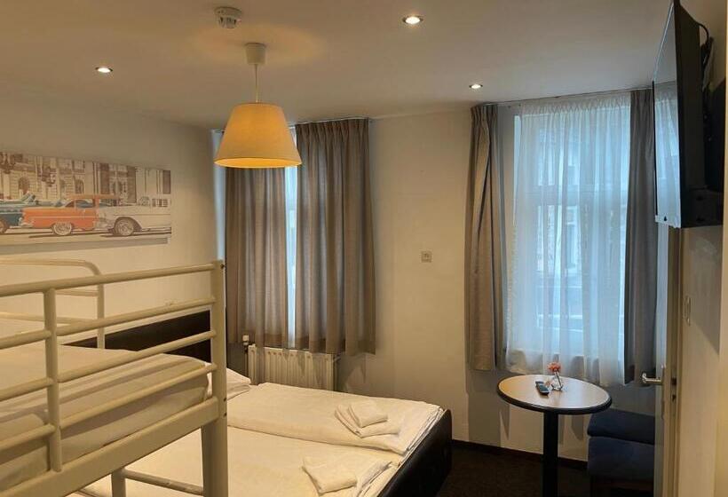 ホテル Restaurant La Piazza