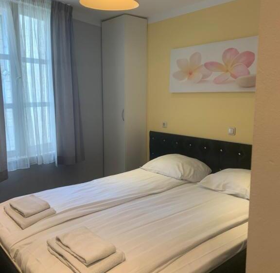 ホテル Restaurant La Piazza