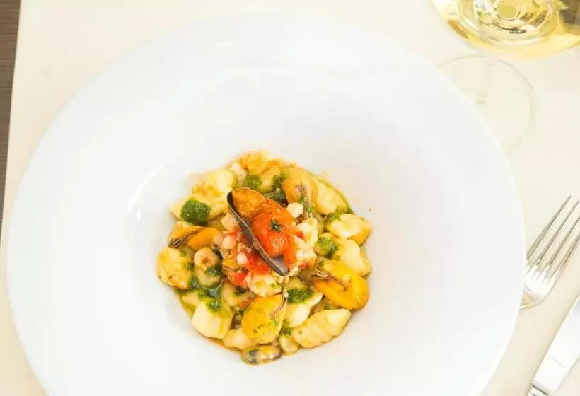 هتل Restaurant La Piazza