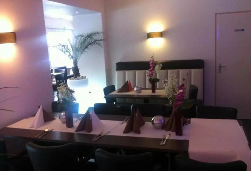 هتل Restaurant La Piazza