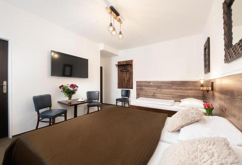 בית מלון כפרי U šuláka