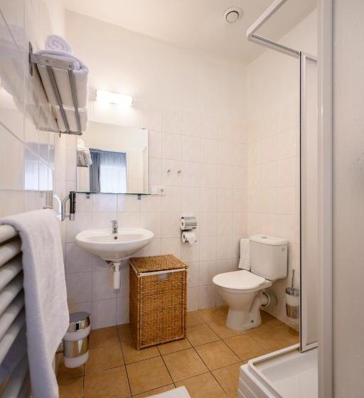 בית מלון כפרי U šuláka