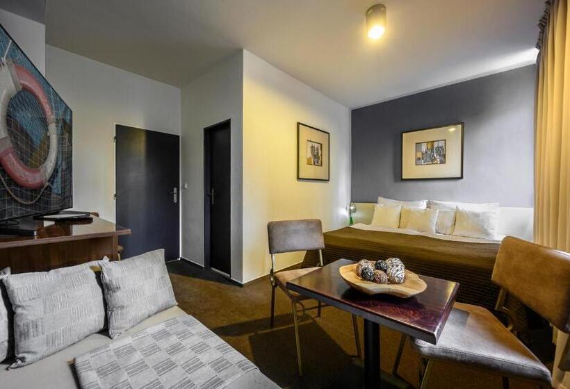 בית מלון כפרי U šuláka