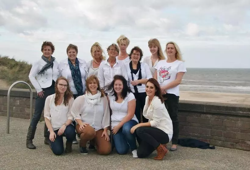 Hotelli Sleeping By Van Beelen