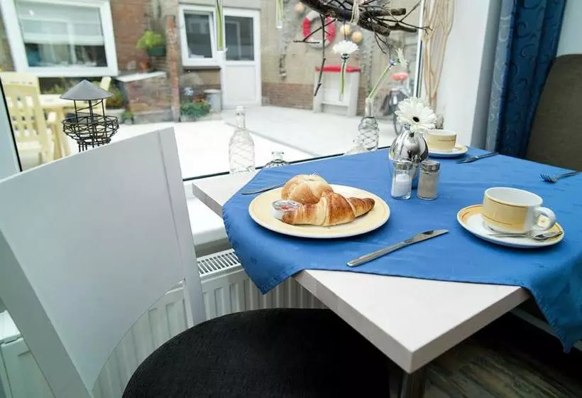 Hotelli Sleeping By Van Beelen