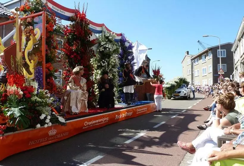 Hotelli Sleeping By Van Beelen