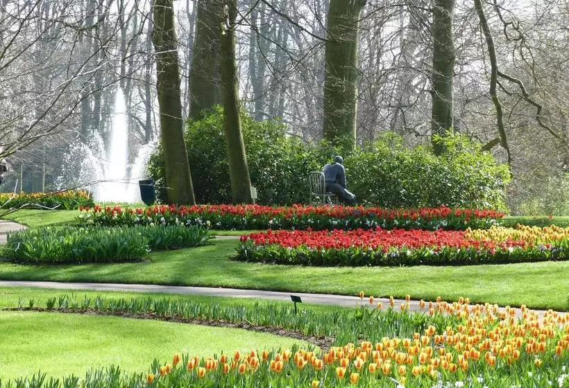 Hotelli Sleeping By Van Beelen