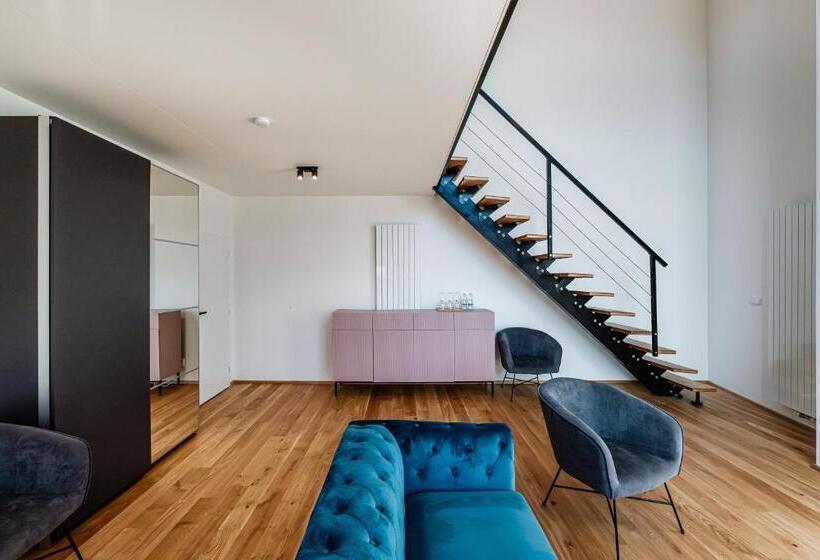 Vv Hotel & Apartments