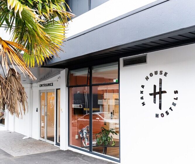 הוסטל Haka House Auckland City