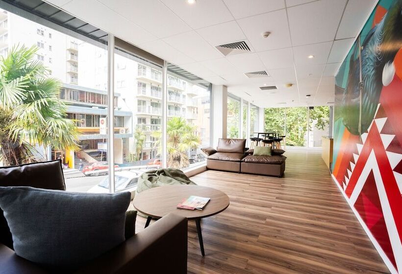 הוסטל Haka House Auckland City