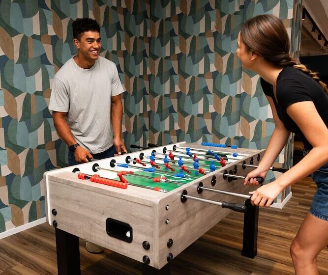 הוסטל Haka House Auckland City