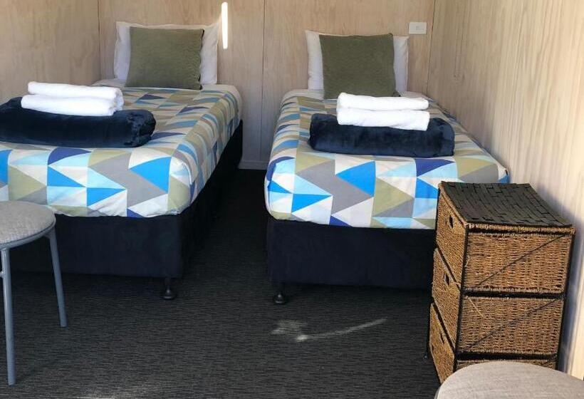 هاستل Lakes Edge Lodge