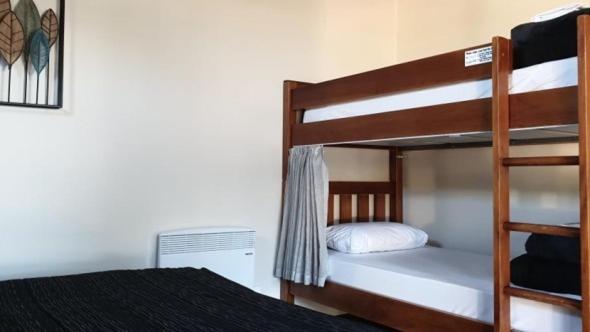 هاستل Lakes Edge Lodge