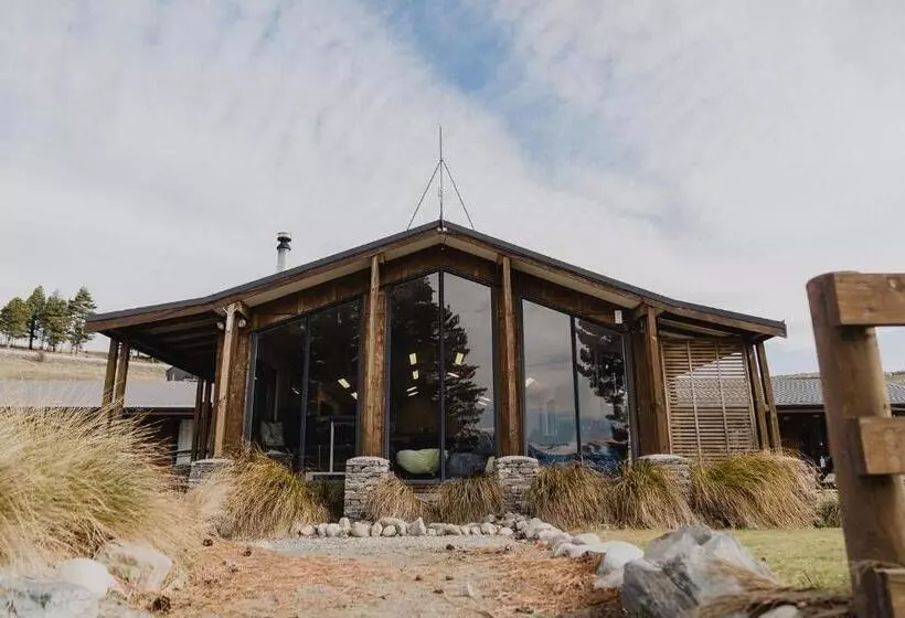 Retkeilymaja Lakes Edge Lodge