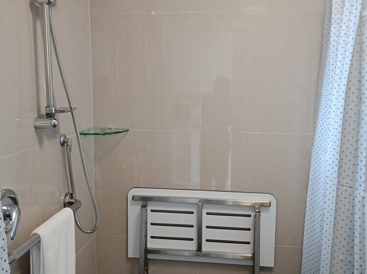 Bayfield Motel And Apartment