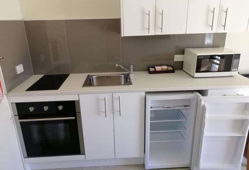 Bayfield Motel And Apartment