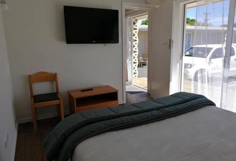 Bayfield Motel And Apartment