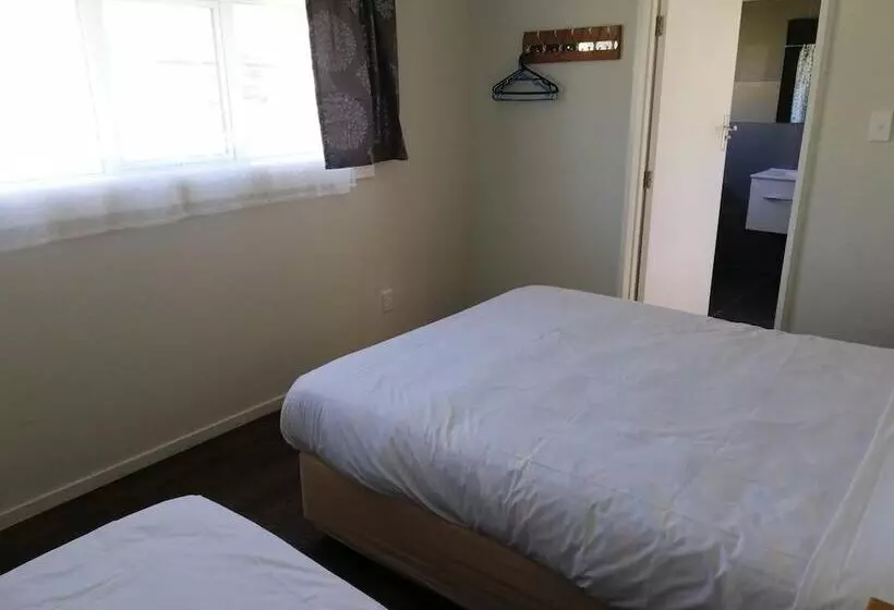Bayfield Motel And Apartment