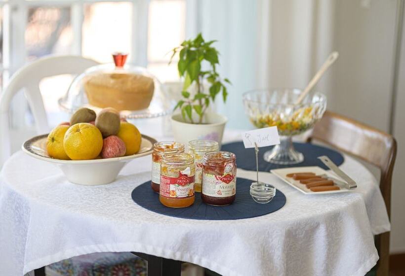 تختخواب و صبحانه Casa Das Hortensias  Charming Guest House