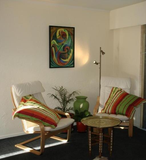 مبيت وإفطار Twin Waters Lodge